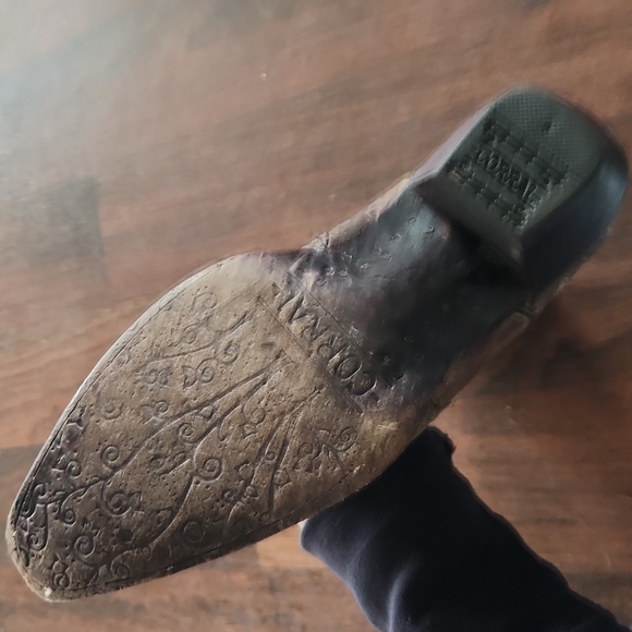 *MOVING* Make an offer* Corral Brown & Black Sequin Inlay Cowboy Boots - Picture 7 of 9